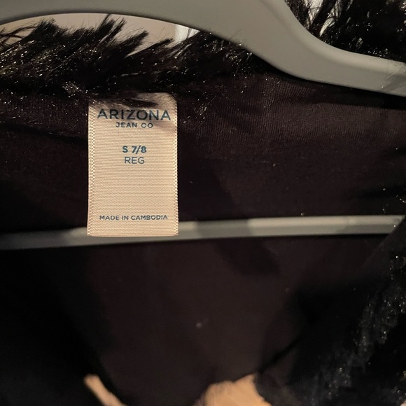 Girls open front faux fur sweater size 7/8 NWT - Picture 4 of 4